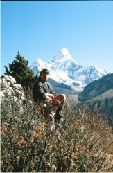 Nepal - Lhotse in background