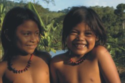 Llano Bonito - native girls